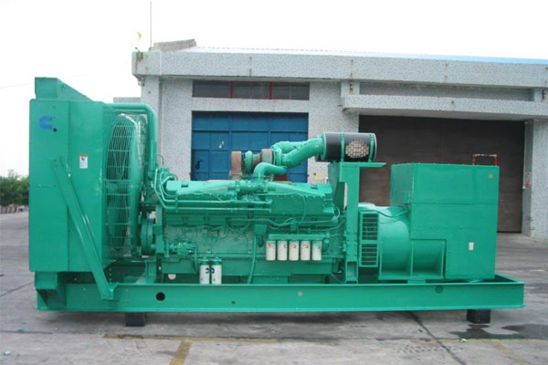 大名工厂发电机应急发电时如何更准确地检查发电机状态？